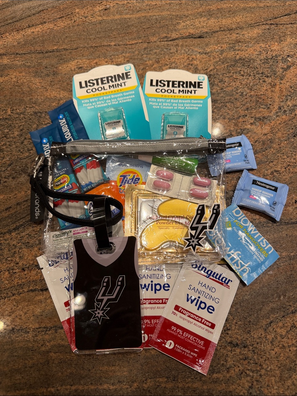 Survival Kit w a San Antonio Spurs Wristlet & Luggage Tag